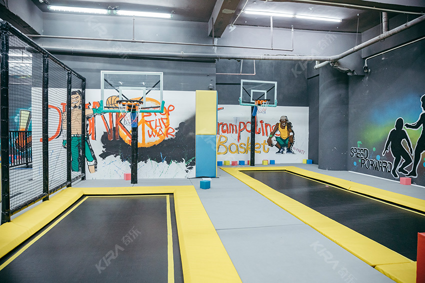 蹦床運動公園扣籃蹦床區